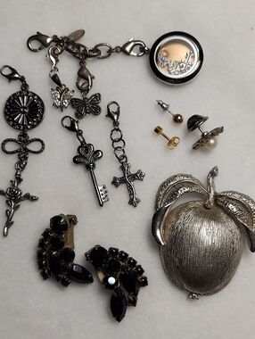 Costume Jewelry Vintage Origami Owl